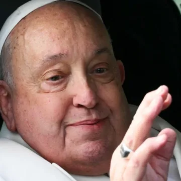 Pope Francis admitted to hospital for bronchitis treatment