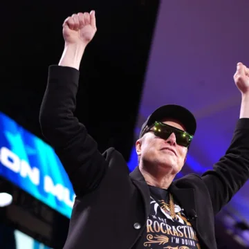 Elon Musk becomes a new power center at CPAC