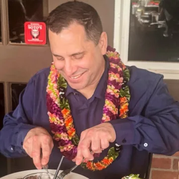 After 30 years in prison for murder, new DNA evidence frees Hawaii man who maintained innocence