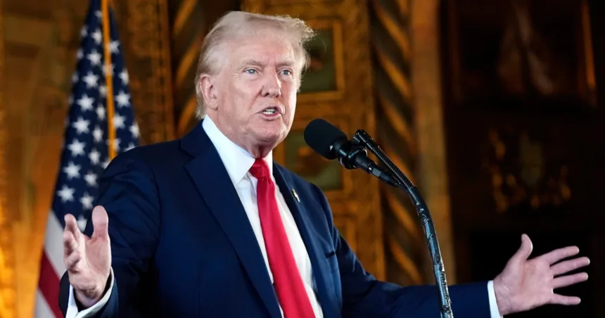 White House staffers seen transporting boxes to Mar-a-Lago