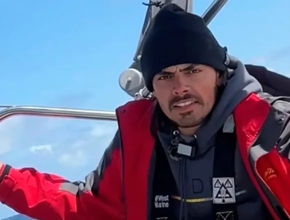 250516-Oliver-Widger-RS-fba5ac.jpg Sailing from Oregon to Hawaii after quitting his job turns a man with a cat into social media star