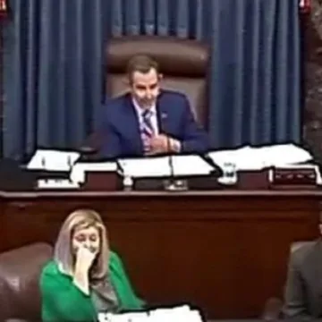 Government close to shutdown as bill fails in Senate