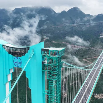 China opens world's highest bridge, breaking its own record