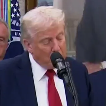 Trump announces deal with Pfizer to lower drug prices