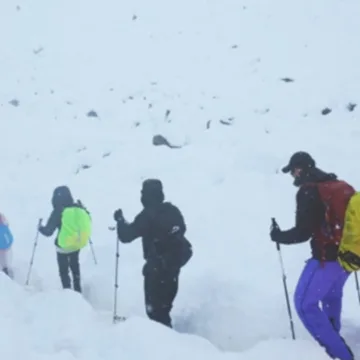 Rescue Efforts Underway After Storm Traps Hikers on Mt. Everest