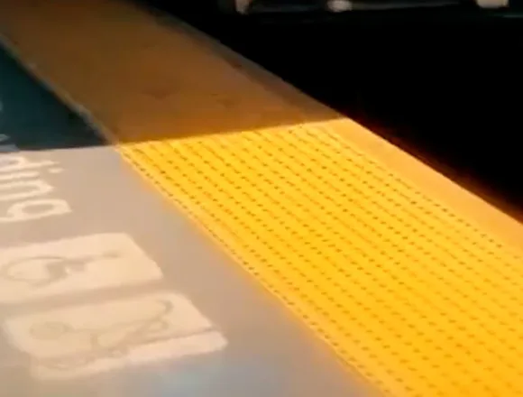 2 girls die in subway ‘surfing’ incident in NYC