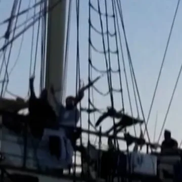 Israel intercepts flotilla carrying aid to Gaza