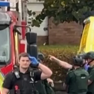 Police say four people injured after synagogue attack