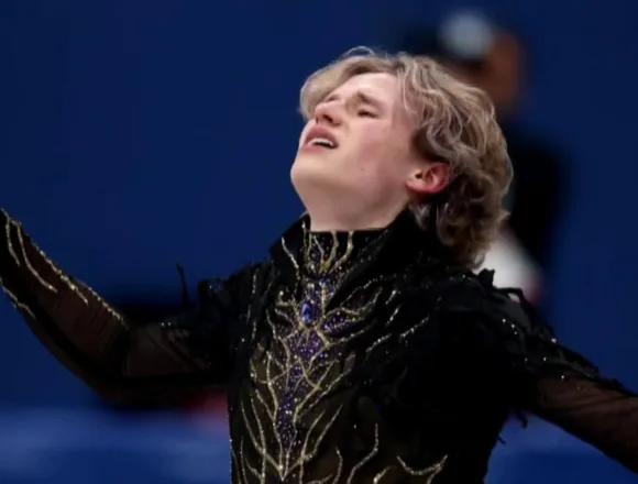 ‘Quad God’ Ilia Malinin falls and fails to medal