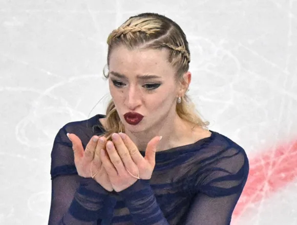 American Amber Glenn wows Olympic crowd with triple axel