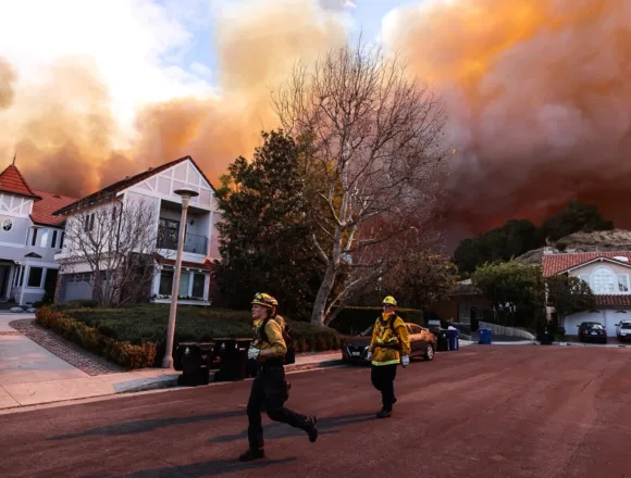 250107-pacific-palisades-fire-ew-457p-a7e0f0.jpg L.A. firefighter tesitified that his concerns about fire that preceded Palisades Fire were ignored