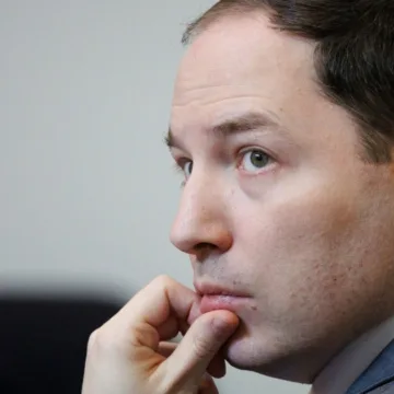 How an IRS agent lured his wife and an unsuspecting man to their murders