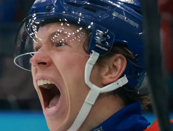 Team USA scores first goal in men’s hockey final