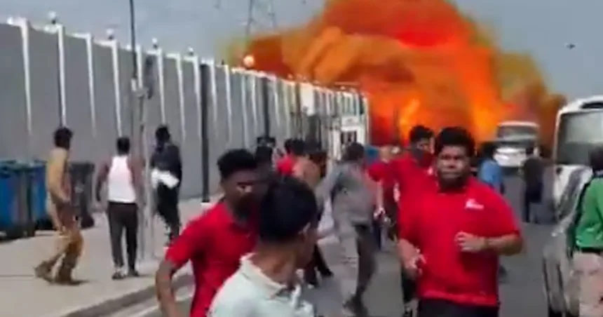 doha_thumb1-omuigf.jpg Falling missile debris explosion in Doha, Qatar