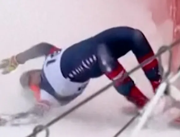 Breezy Johnson crashes out of the super-G final