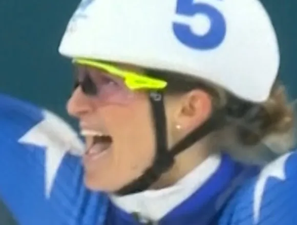 U.S. takes gold in women’s mass skating for first time