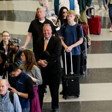 Airlines call for action as long security lines persist