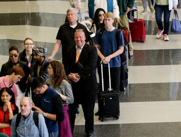 Airlines call for action as long security lines persist