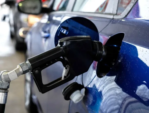 Oil Hits $100 Per Barrel, Dow Down 3% Over Past Week