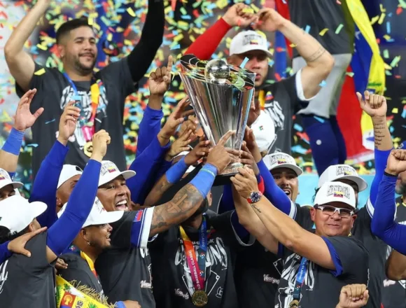 Venezuela Beats USA to win First World Baseball Classic