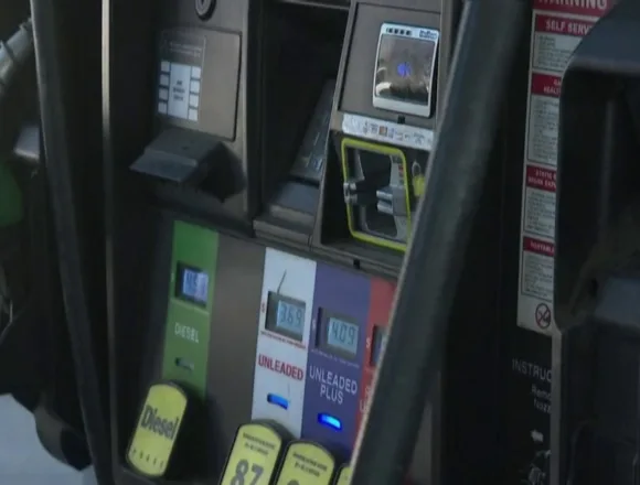 Markets drop as gas prices, mortgage rates rise