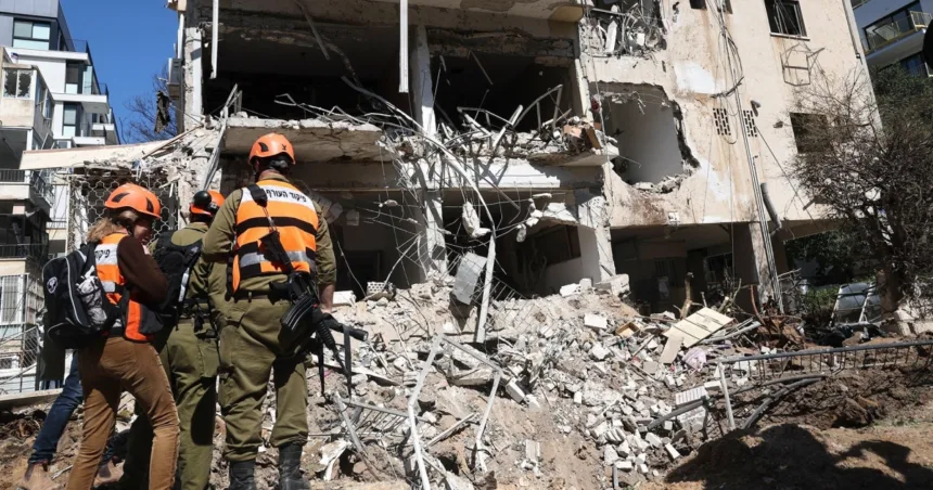 Iran Fires New Wave of Missiles Amid Trump’s Peace Talks Claims