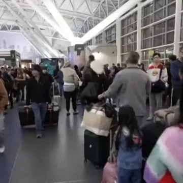 Airport chaos lingers as Congress fails to fund TSA