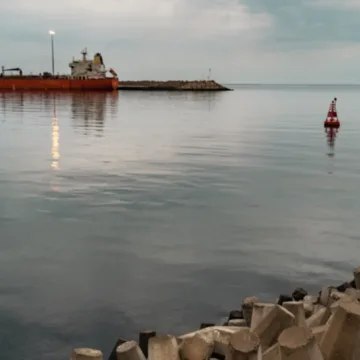 Pakistan moves to mediate between the U.S. and Iran as Trump says he’s ‘giving it five days’