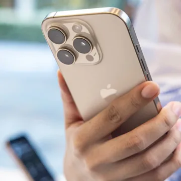 iPhone users should update software amid hacking campaigns