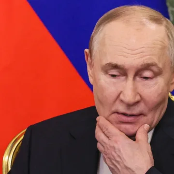 Ukraine says Russia is helping Iran, and a shutdown record is eclipsed: Weekend Rundown