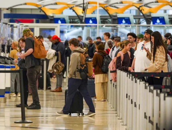 260316-tsa-lines-gk-2dc115.jpg TSA callout rate surged over weekend as partial shutdown continues