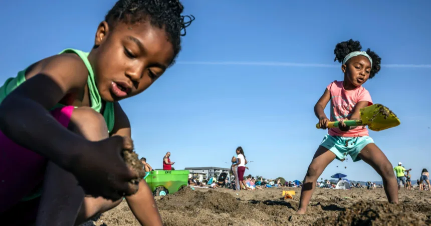 260319-alameda-california-heat-wave-cs-2eee2b.jpg Heat records topple as the West bakes