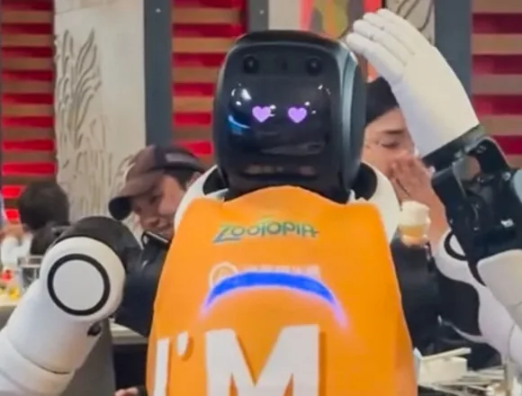 Dancing robot busts a move, and dishes, after going rogue at California hotpot restaurant