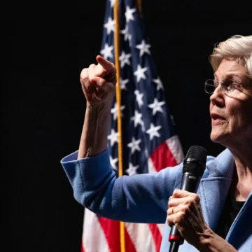 Elizabeth Warren jumps into Democratic primary battles across the country
