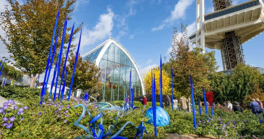 260320-chihuly-gardens-seattle-ONETIMEUSE-mn-1045-848f74.jpg Vandal causes over $240K of damage to glass Chihuly sculptures near Seattle Space Needle