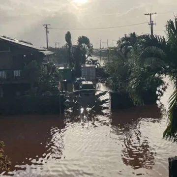 Evacuations ordered in Oahu as floods put dam at risk of failure