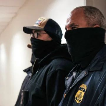 Trump threatens to send federal immigration agents to airports amid DHS shutdown