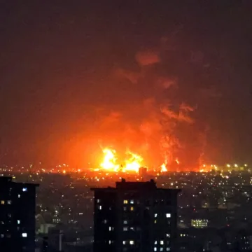 U.S. eases Iranian oil sanctions in scramble to contain energy prices, handing Tehran a potential boost