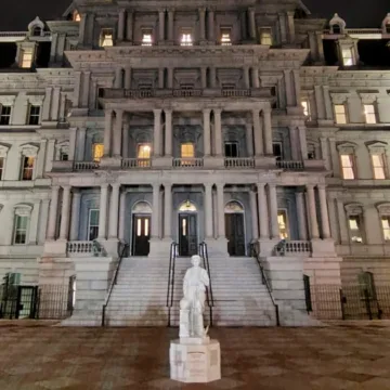 Trump places statue of Christopher Columbus near the White House