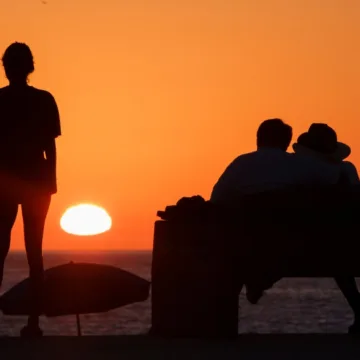 The West’s record-shattering heat wave isn’t over, as heat dome shifts into the Plains