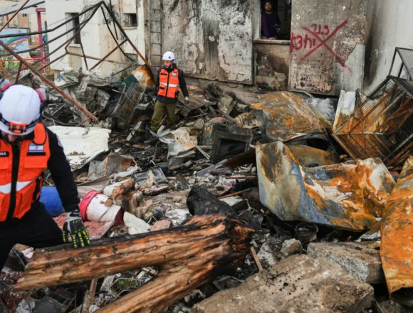 260322-iranian-strike-israel-vl-2-1206p-3799b0.jpg Fatal collision at LaGuardia and Trump and Iran trade threats over Hormuz: Morning Rundown