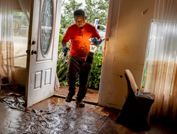 Flood risk continues in Hawaii as North Shore residents return to destroyed homes
