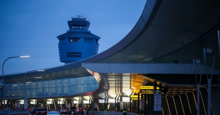 260323-lga-cc-1227a-e4e658.jpg Incident reported between plane and vehicle at New York’s La Guardia Airport