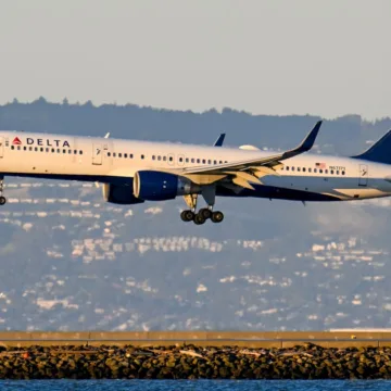 Delta suspends specialty services for congressional members amid shutdown-driven TSA delays