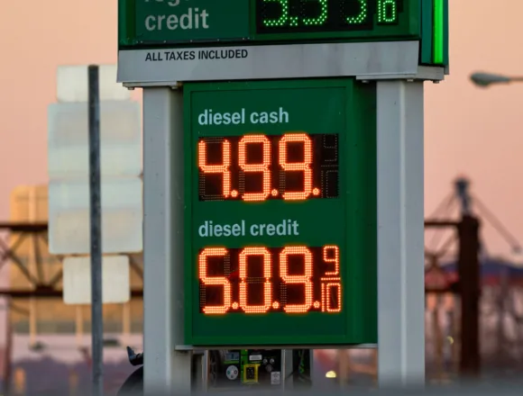 Gas prices hit $4 nationwide for the first time wince 2022