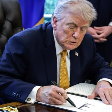 Trump’s signature to appear on paper currency in a first for a sitting president