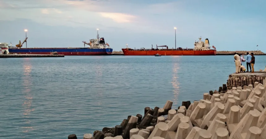 260326-tankers-rs-0f5127.jpg Stocks fall, oil prices rise amid doubts over U.S.-Iran talks