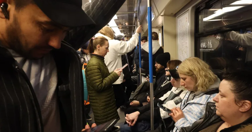 As Putin imposes internet blackouts, Russians show signs of frustration