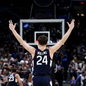 No. 2 UConn shocks No. 1 Duke with last-second 3 to advance to men’s Final Four