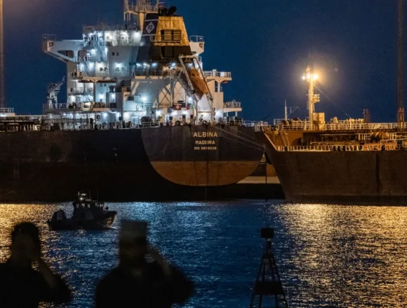 260329-strait-hormuz-ww-1923-d089c1.jpg Oil jumps, stocks slide ahead of U.S. stock market open as Iran war rounds one month